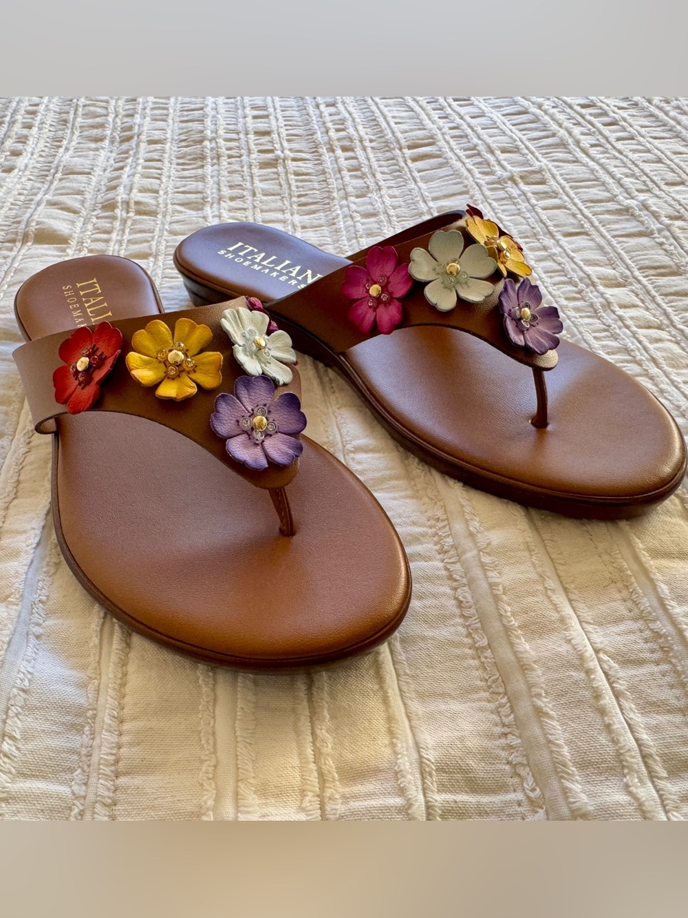 NWOT Italian Shoemakers Size 9 Brown Vegan Leather Floral Sandals